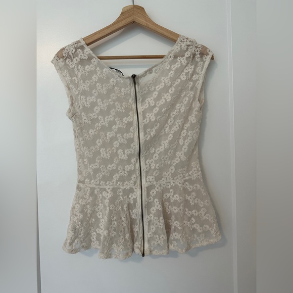 Lace peplum - Picture 3 of 3